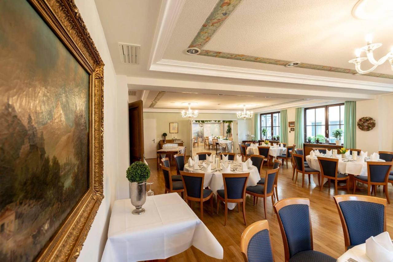 Hotel Gasthof Krone Niederstetten Экстерьер фото