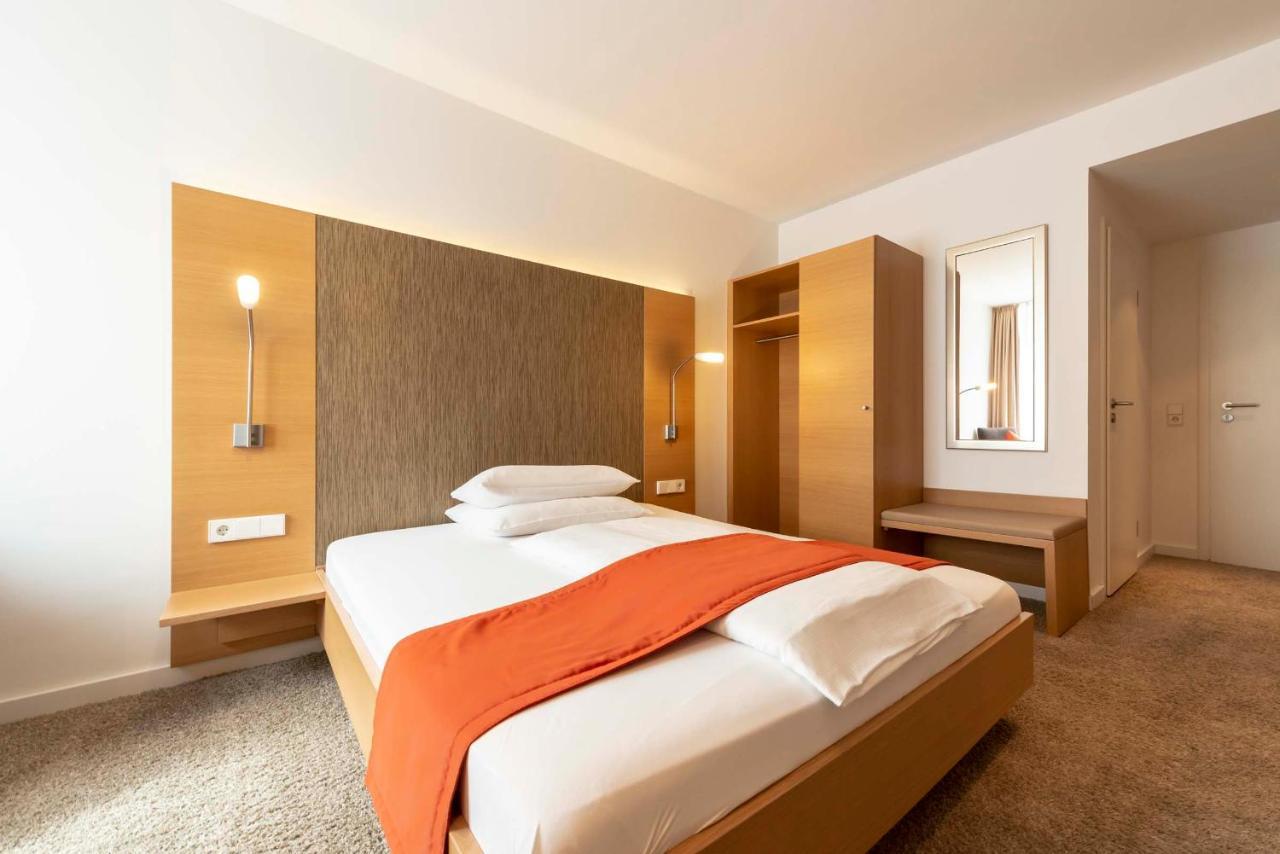 Hotel Gasthof Krone Niederstetten Экстерьер фото