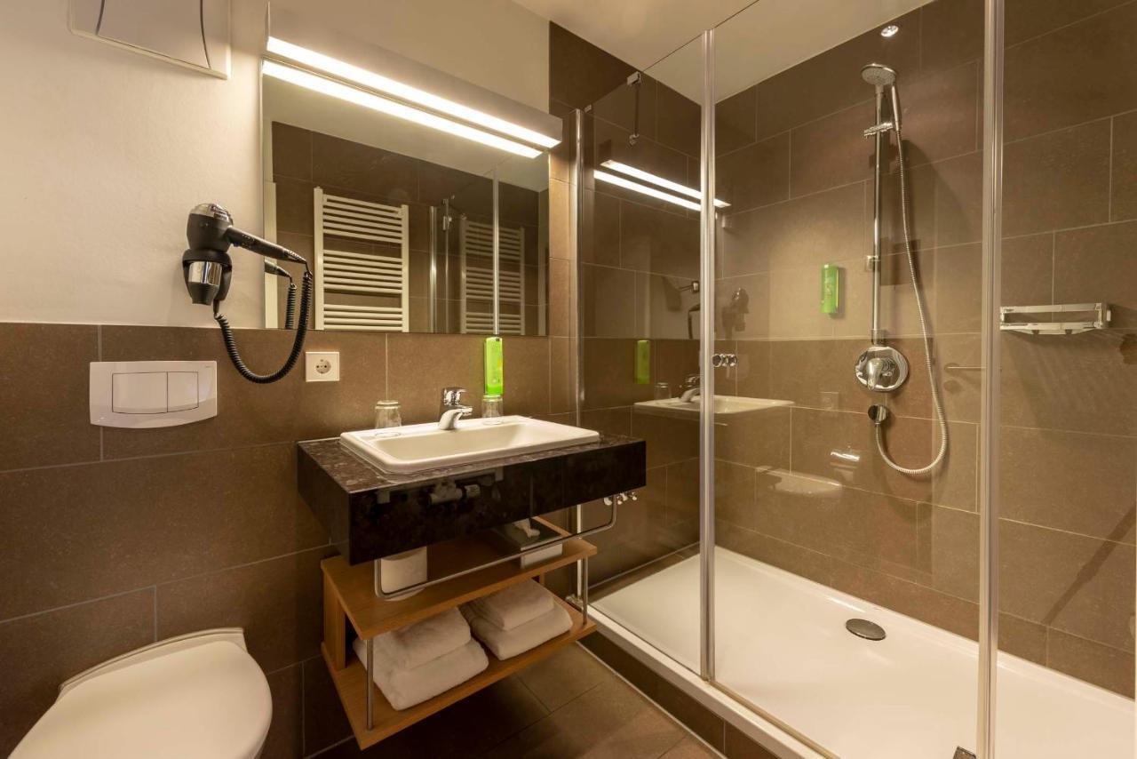 Hotel Gasthof Krone Niederstetten Экстерьер фото