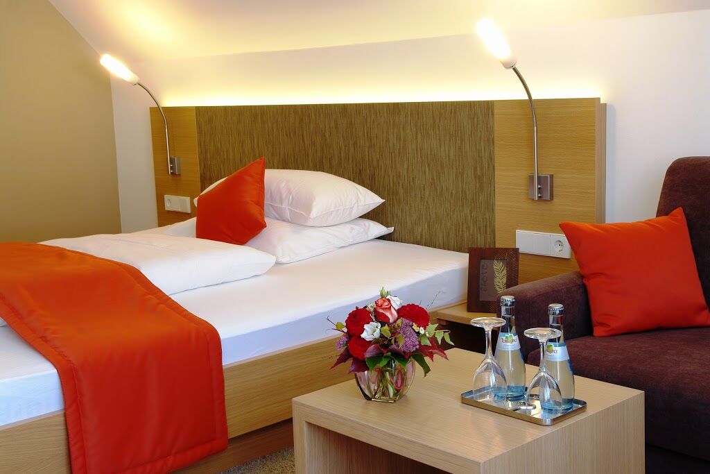 Hotel Gasthof Krone Niederstetten Экстерьер фото