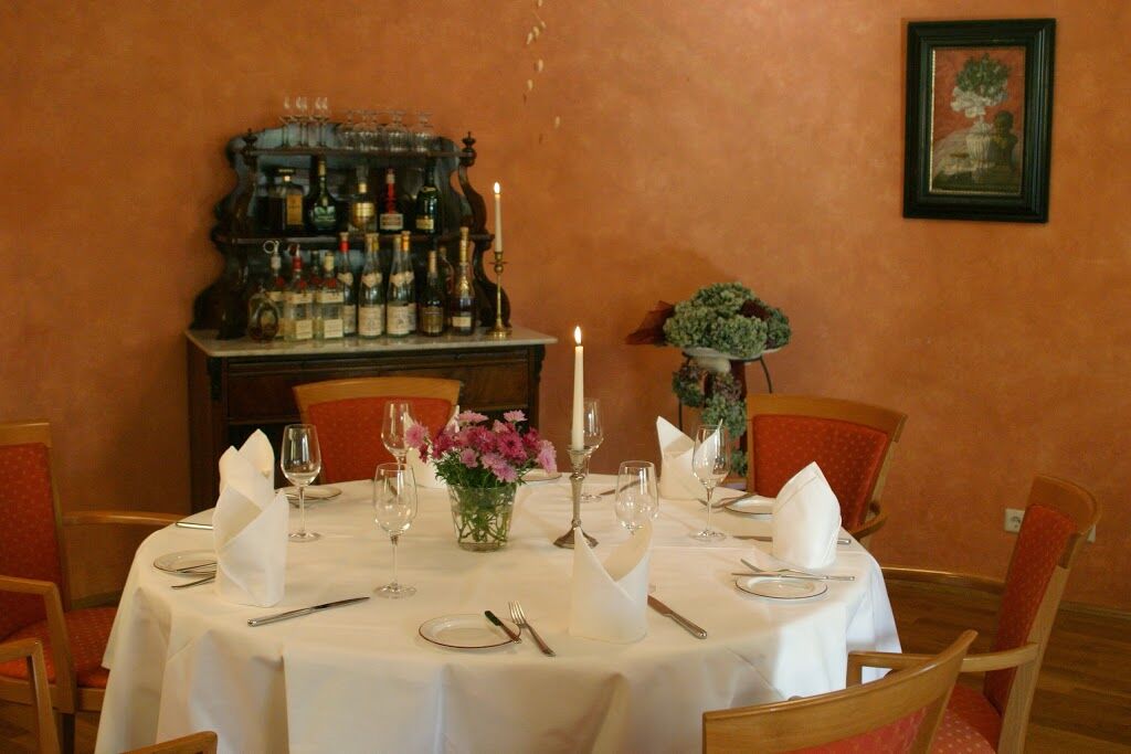 Hotel Gasthof Krone Niederstetten Экстерьер фото